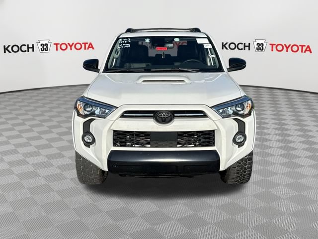 Certified 2021 Toyota 4Runner Venture w/ Moonroof Package AWD/4WD image 2