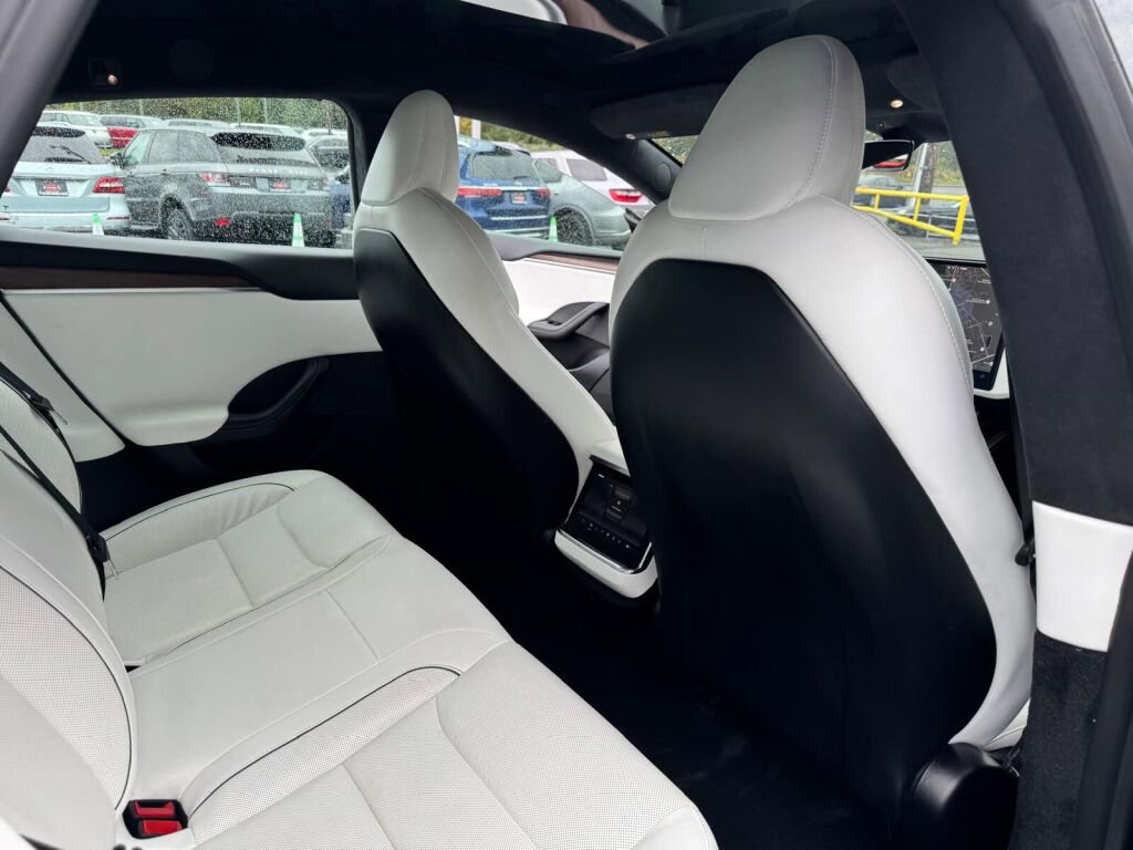 Used 2021 Tesla Model S Plaid image 13