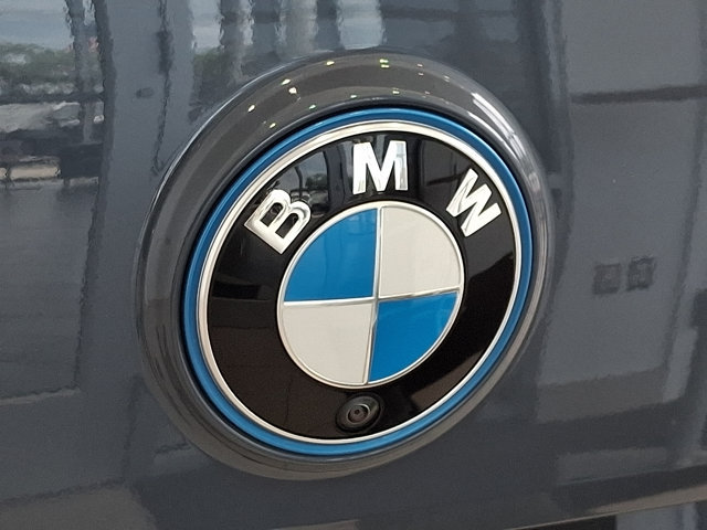 Used 2024 BMW iX M60 AWD/4WD image 36