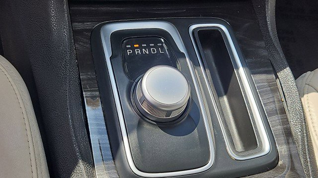 Used 2015 Chrysler 300 Limited RWD image 14
