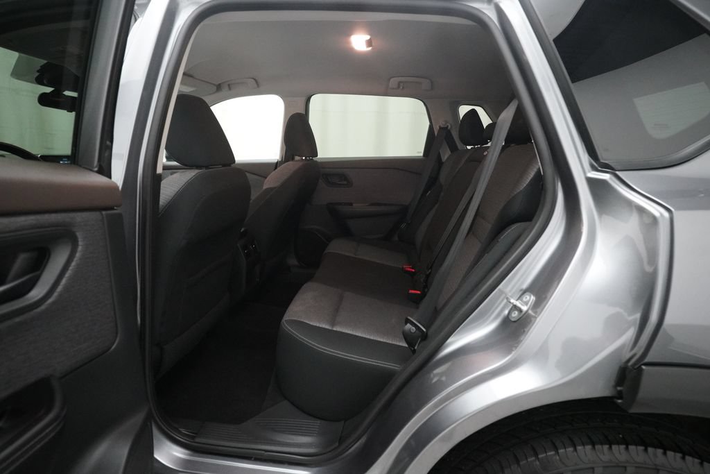 Used 2021 Nissan Rogue S AWD/4WD image 15