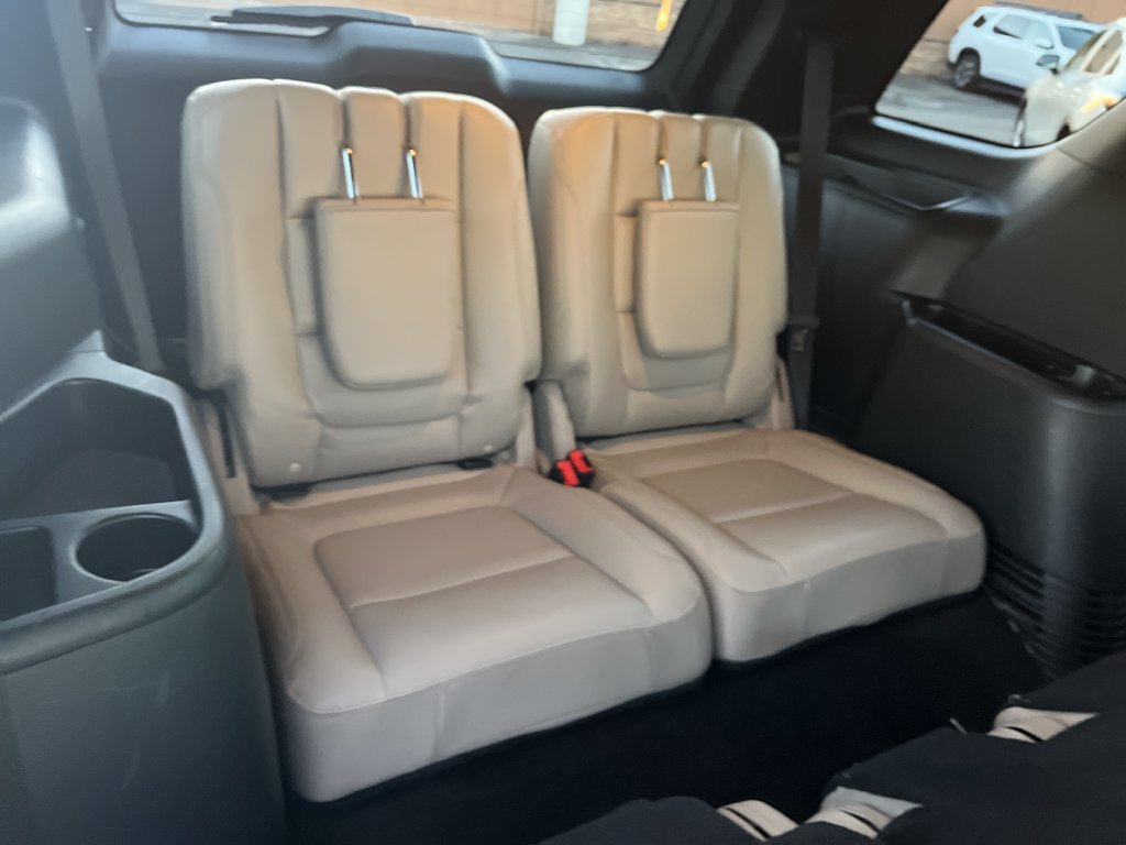 Used 2018 Ford Explorer XLT w/ Equipment Group 202A AWD/4WD image 26