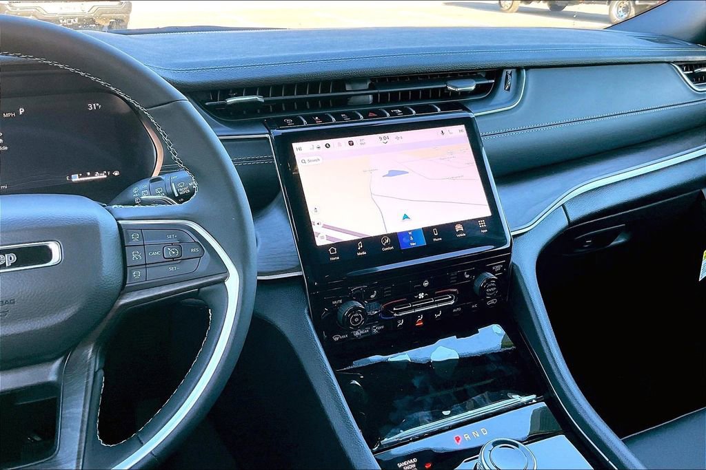 New 2025 Jeep Grand Cherokee Limited w/ Black Appearance Package image 7