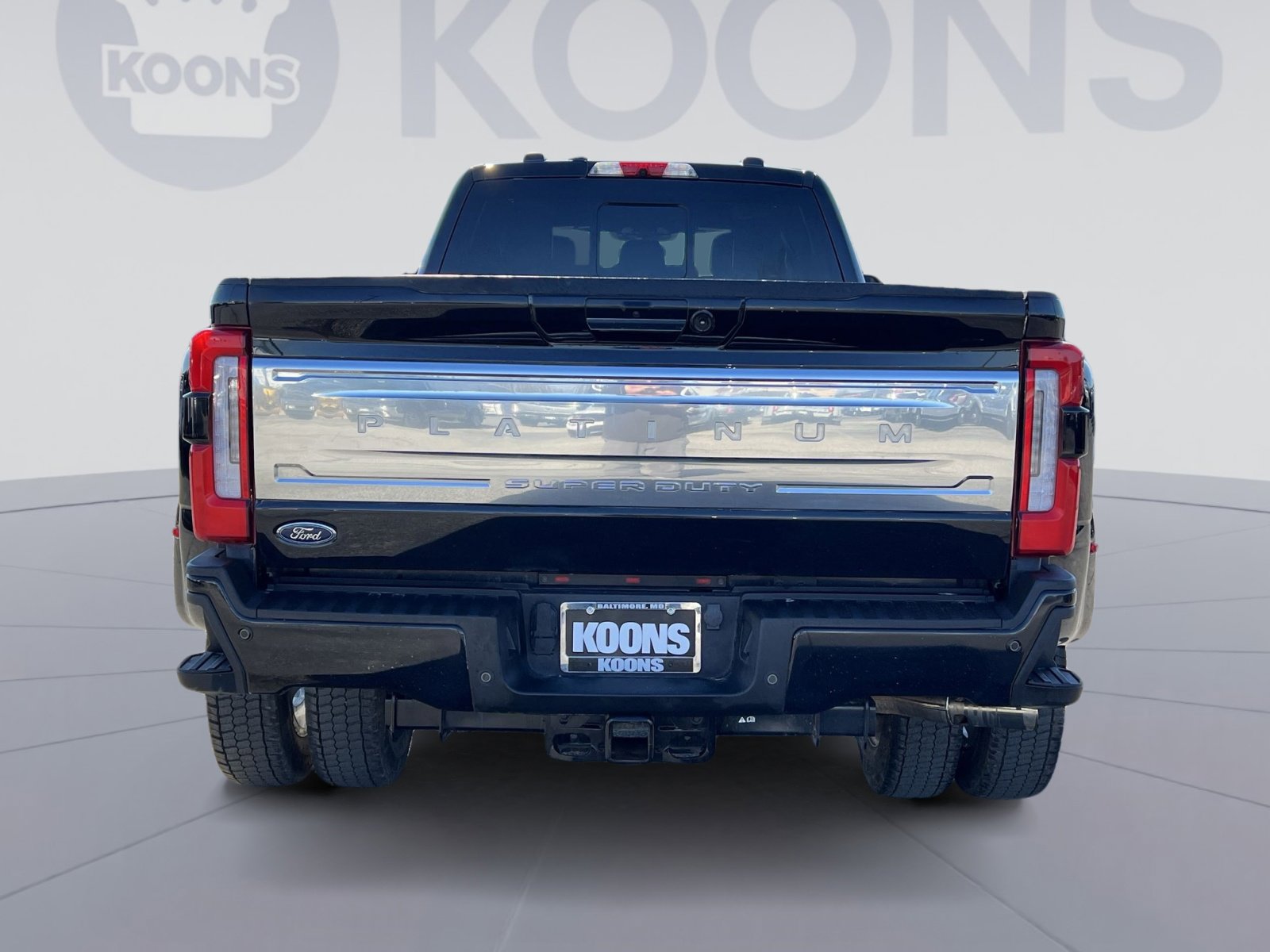 Used 2024 Ford F450 Platinum w/ FX4 Off-Road Package image 5