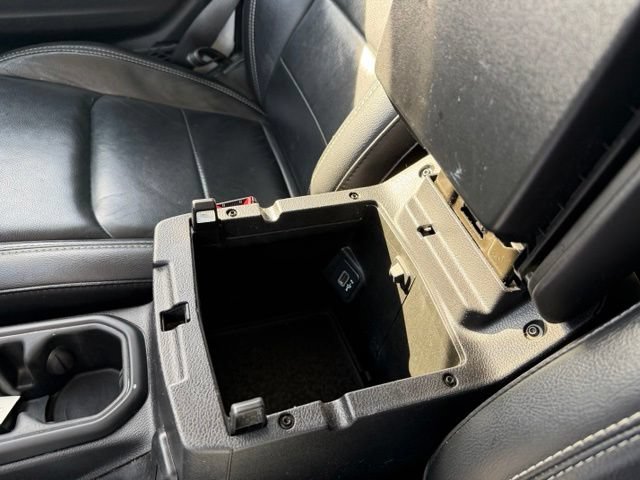 Used 2019 Jeep Wrangler Unlimited Sahara w/ LED Lighting Group AWD/4WD image 45