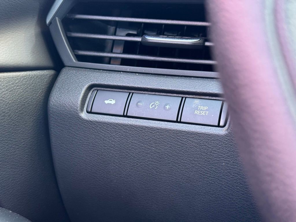 Used 2025 Nissan Altima 2.5 SV FWD image 10