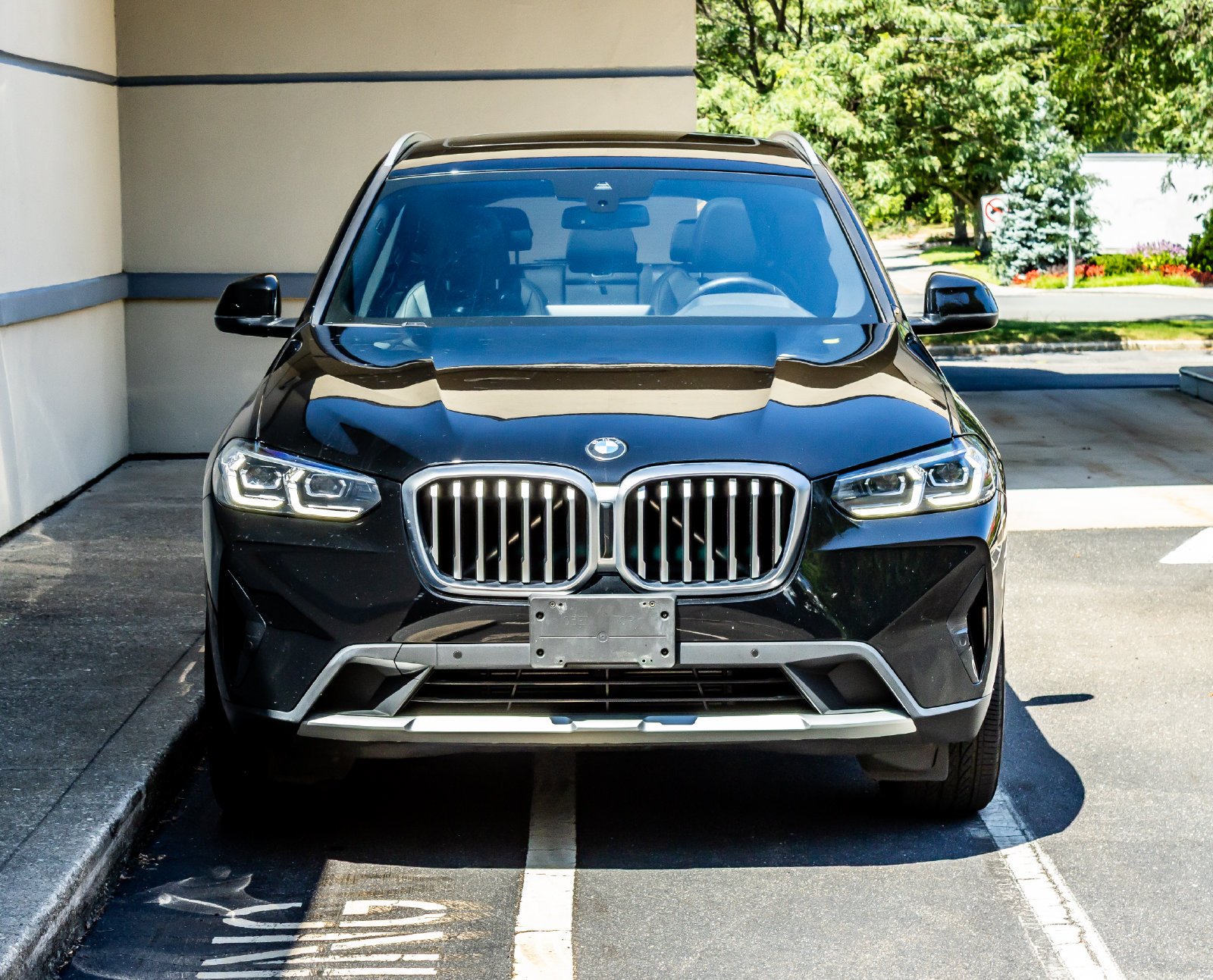 Used 2023 BMW X3 xDrive30i w/ Convenience Package AWD/4WD image 2