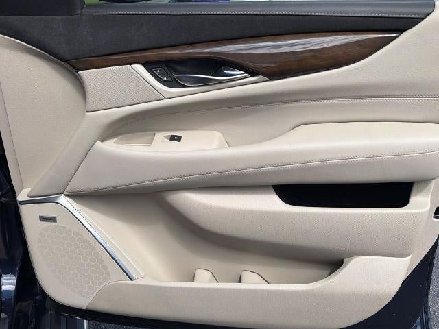 Used 2019 Cadillac Escalade Premium Luxury RWD image 14