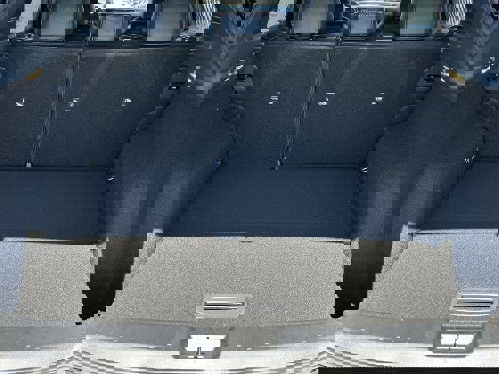 New 2025 Nissan Kicks SR image 15