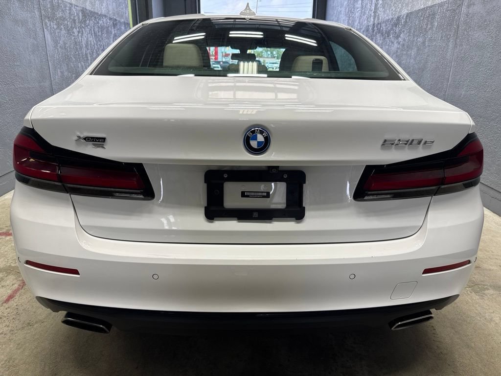 Used 2023 BMW 530e xDrive w/ Premium Package AWD/4WD image 11