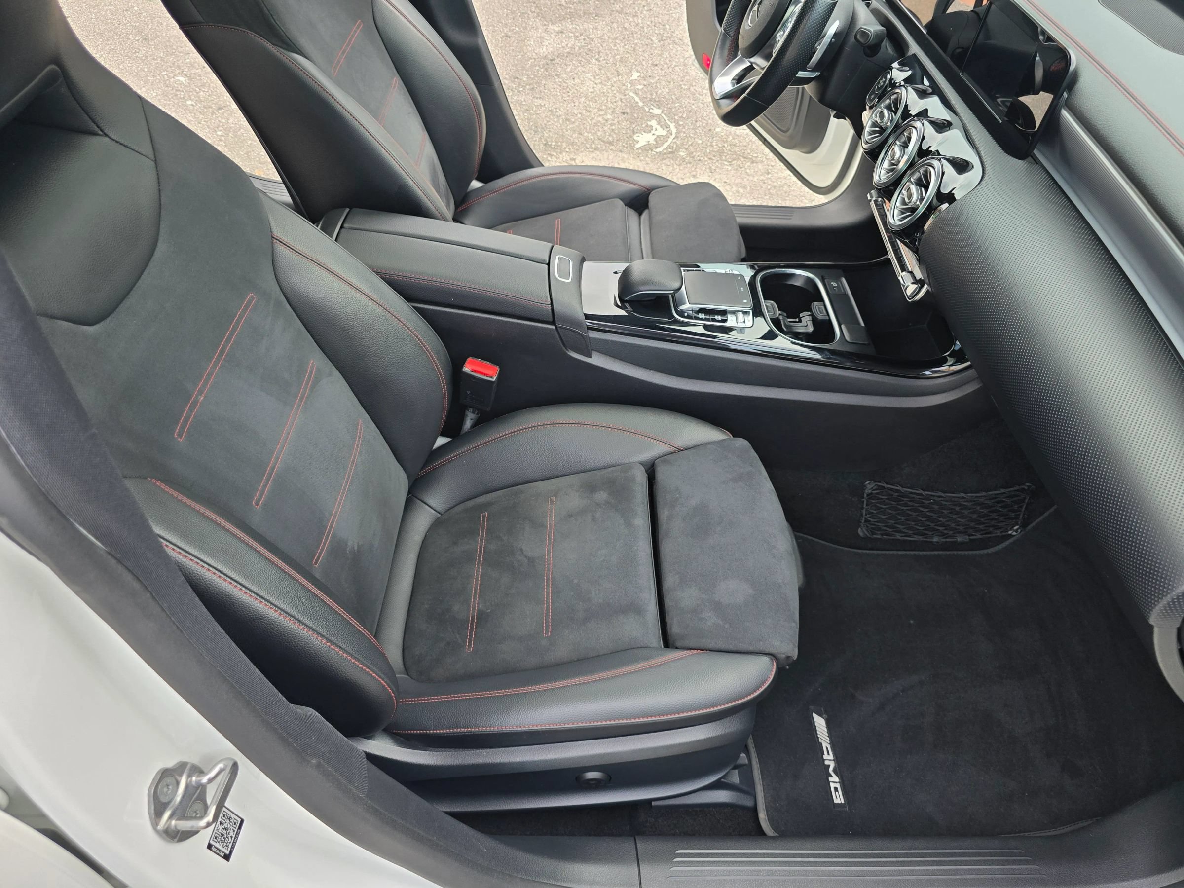 Used 2020 Mercedes-Benz CLA 250 image 30