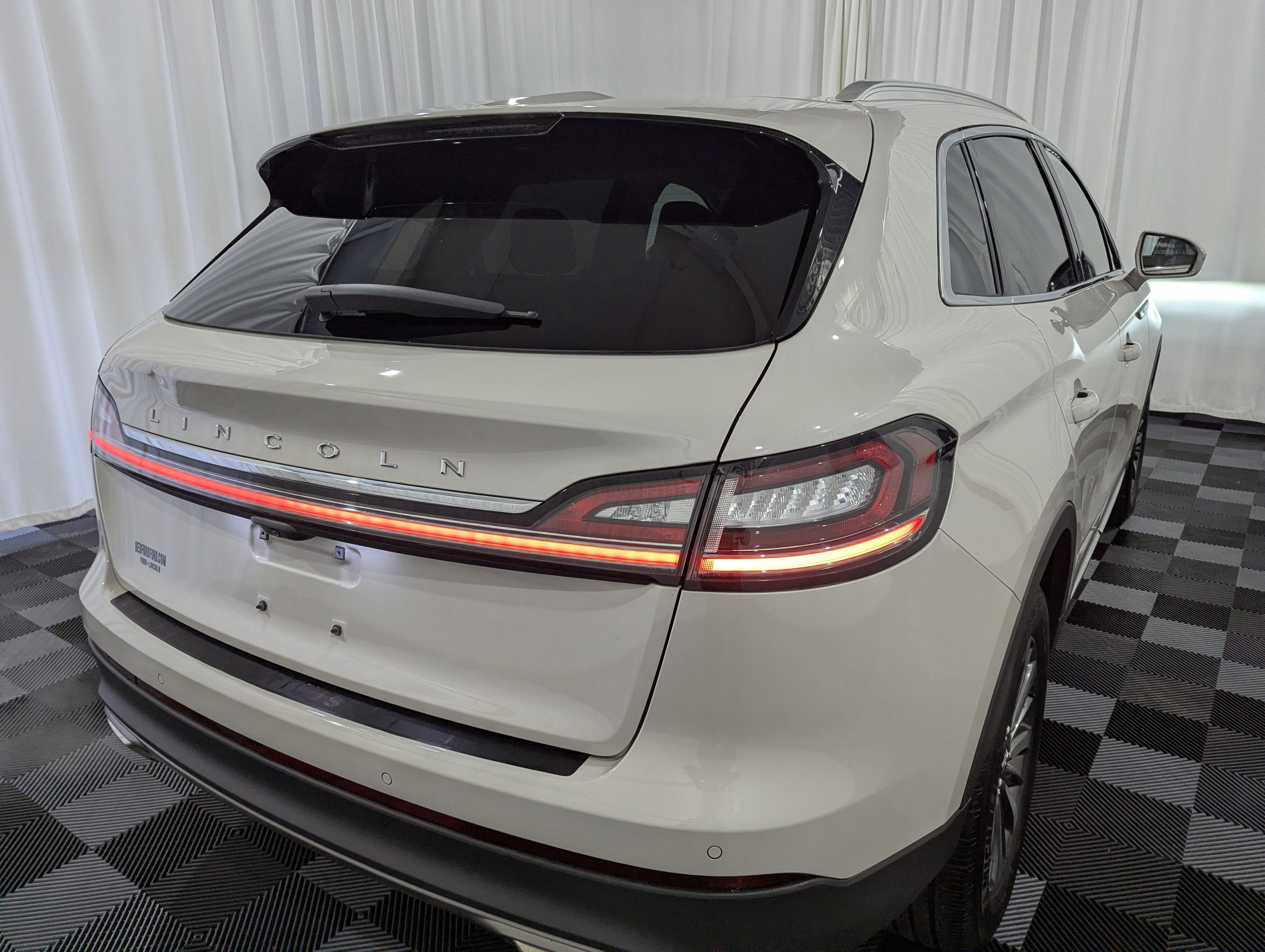 Used 2023 Lincoln Nautilus AWD w/ Premium Package image 7