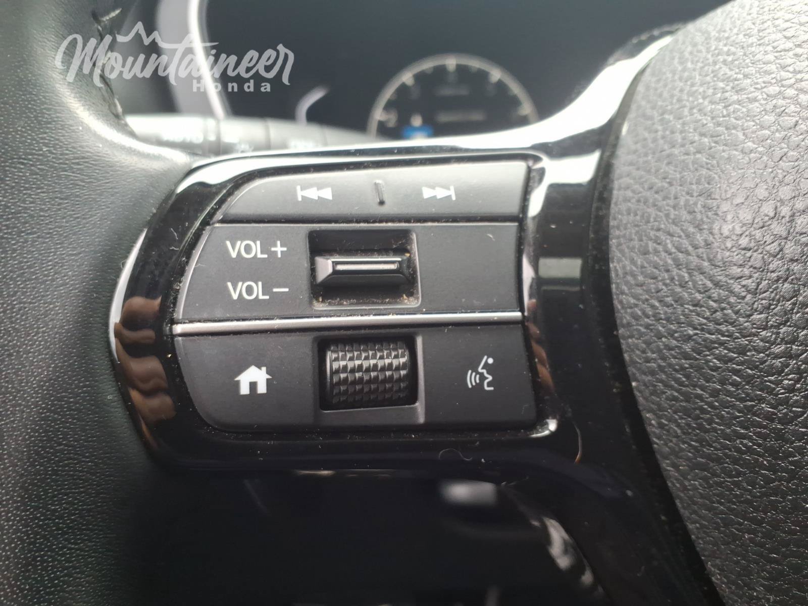 Used 2023 Honda Pilot Touring image 31