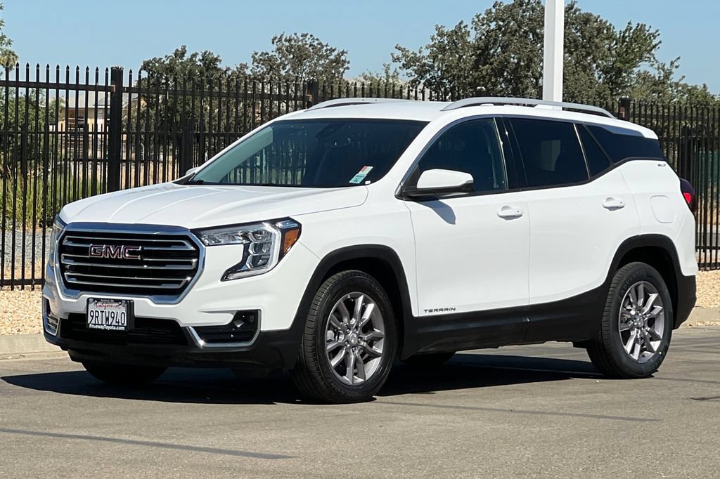 Used 2023 GMC Terrain SLT FWD image 10