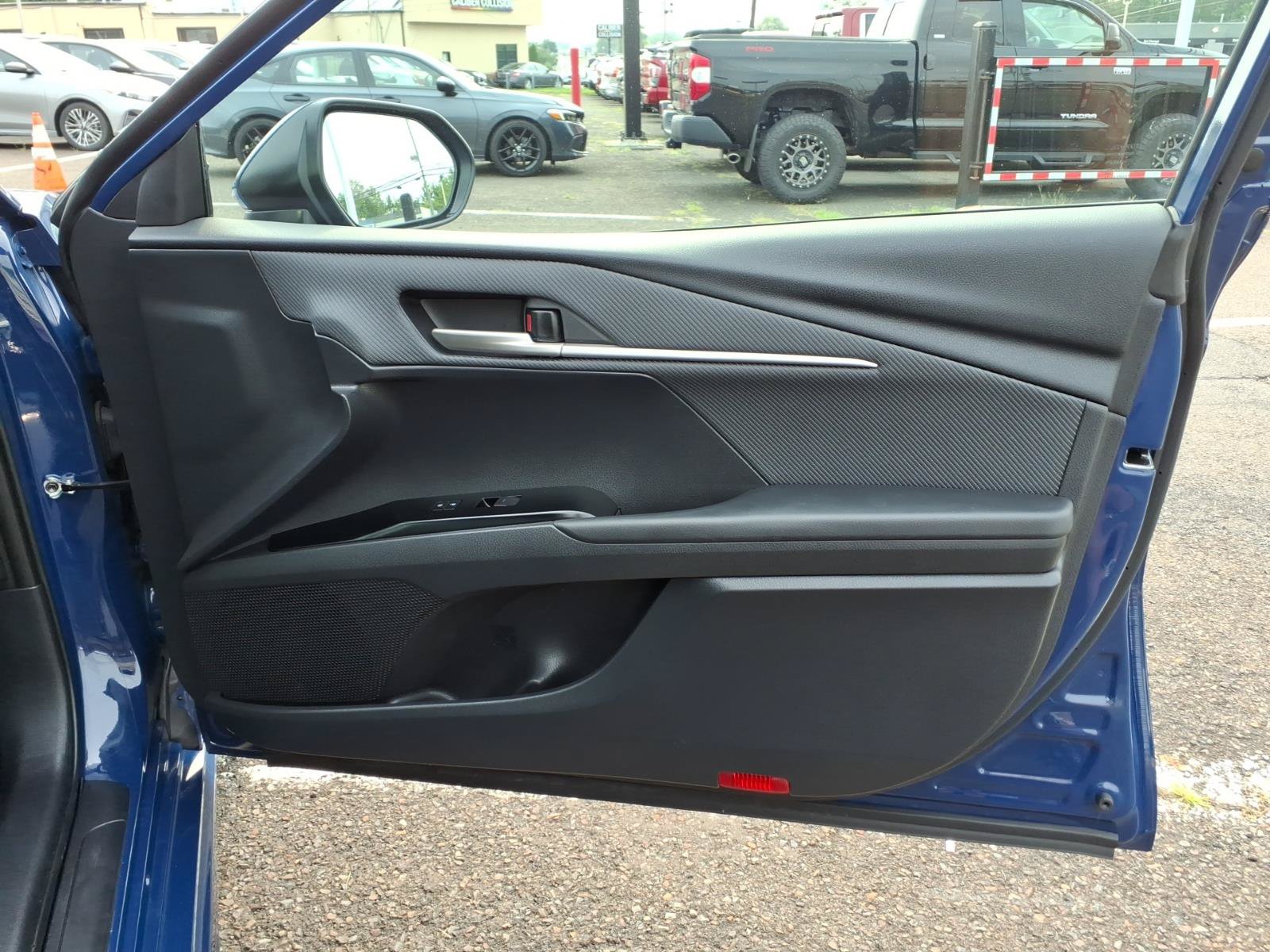 Used 2025 Toyota Camry SE FWD image 27