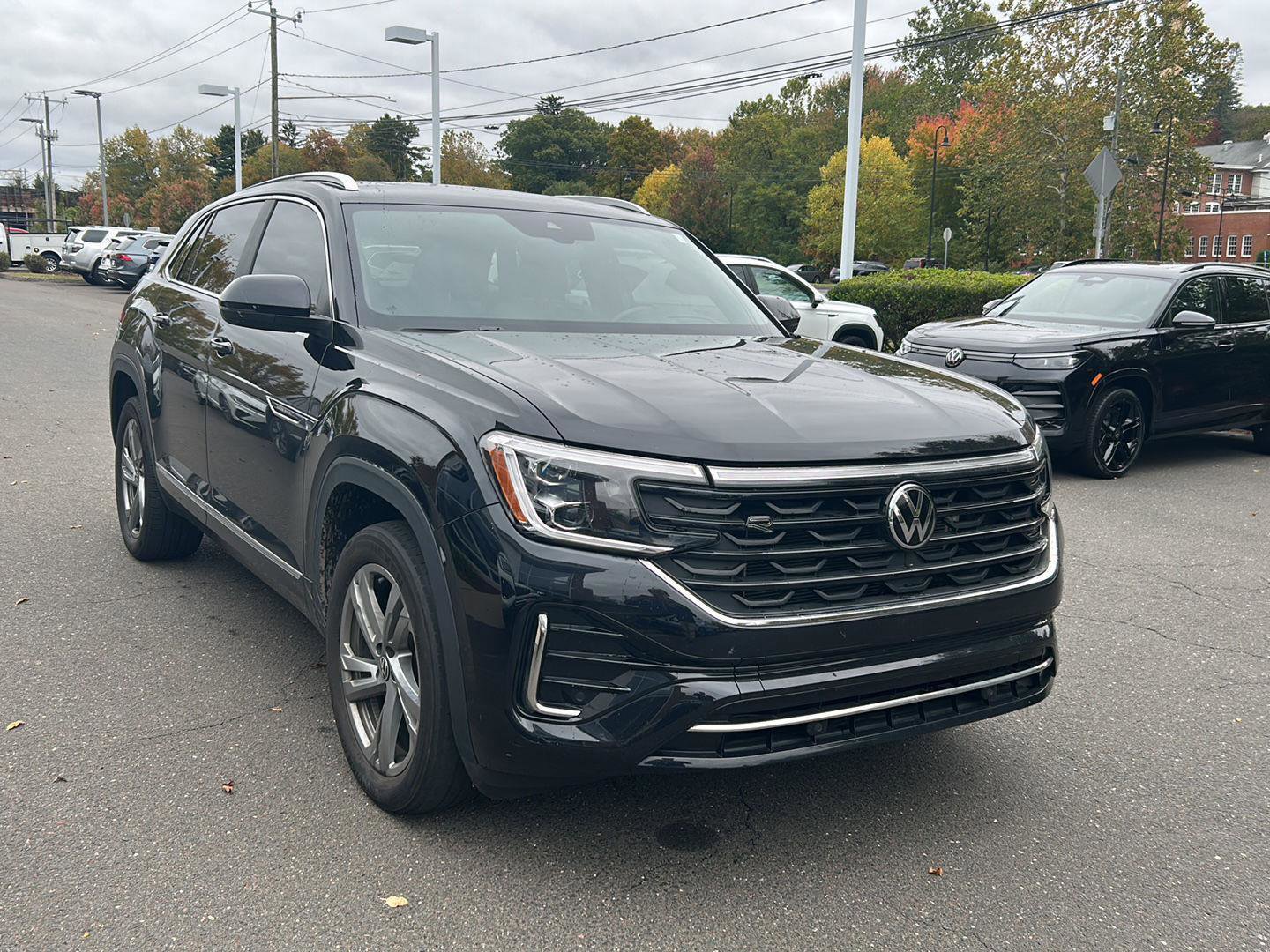 Used 2024 Volkswagen Atlas Cross Sport SEL R-Line image 5