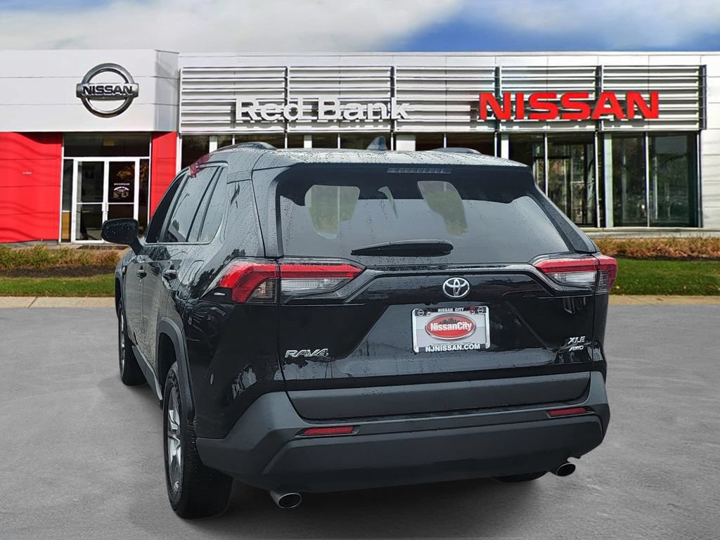 Used 2025 Toyota RAV4 XLE AWD/4WD image 6