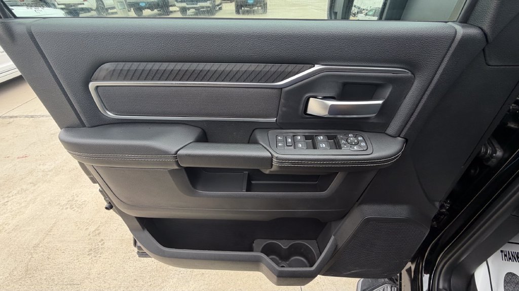 New 2026 RAM 3500 Big Horn AWD/4WD image 43