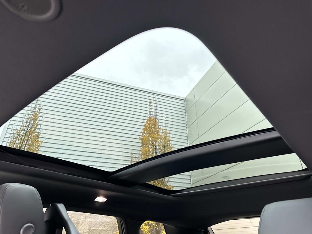 New 2026 Land Rover Range Rover Evoque S image 18