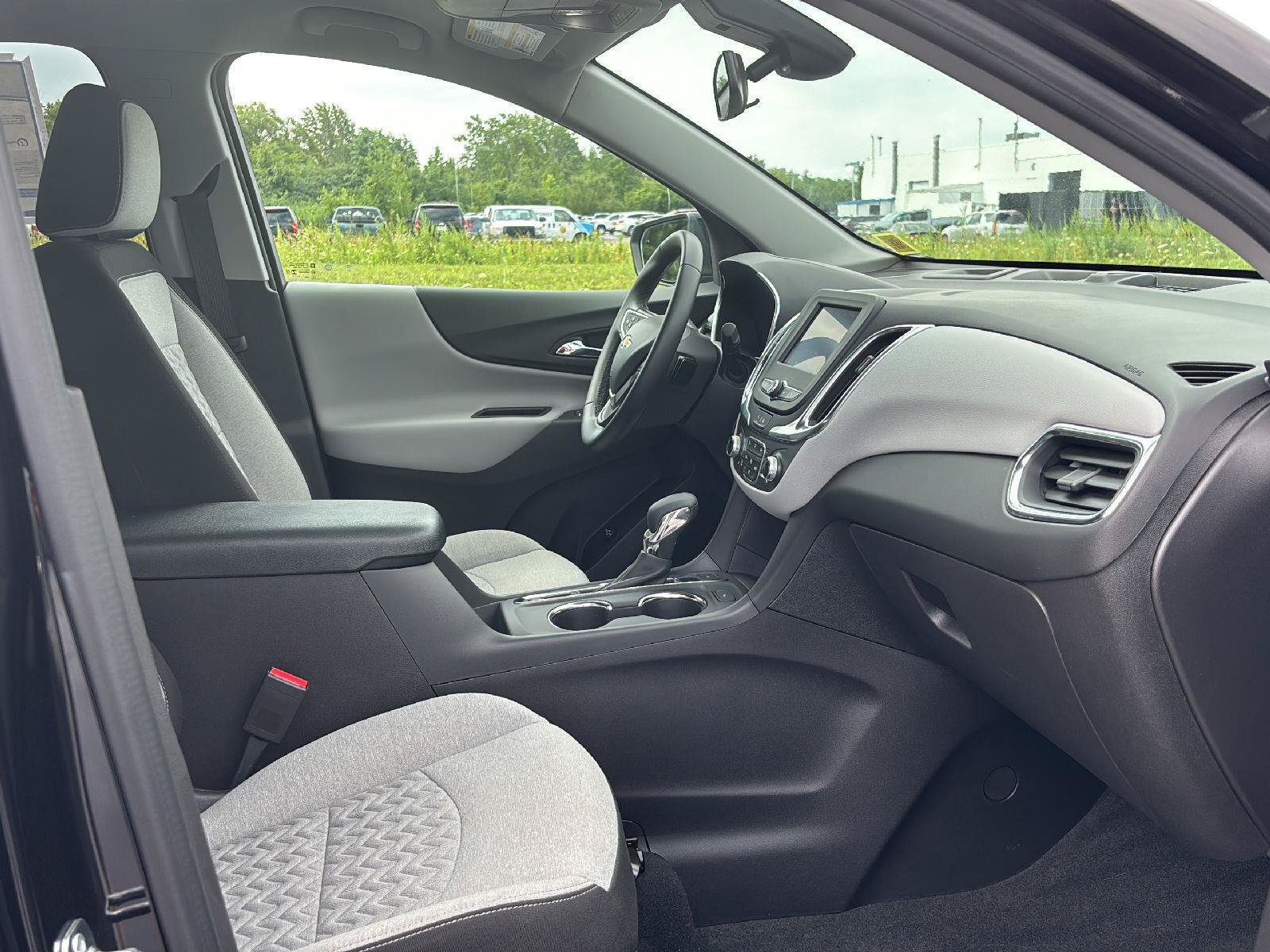 Used 2024 Chevrolet Equinox LT AWD/4WD image 30
