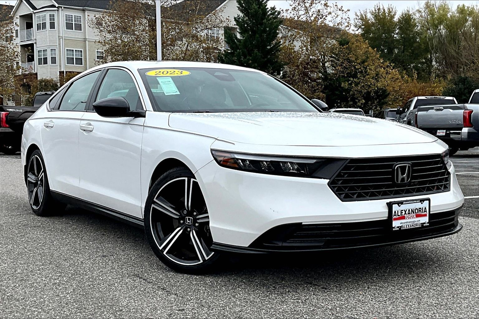Used 2023 Honda Accord Sport image 2