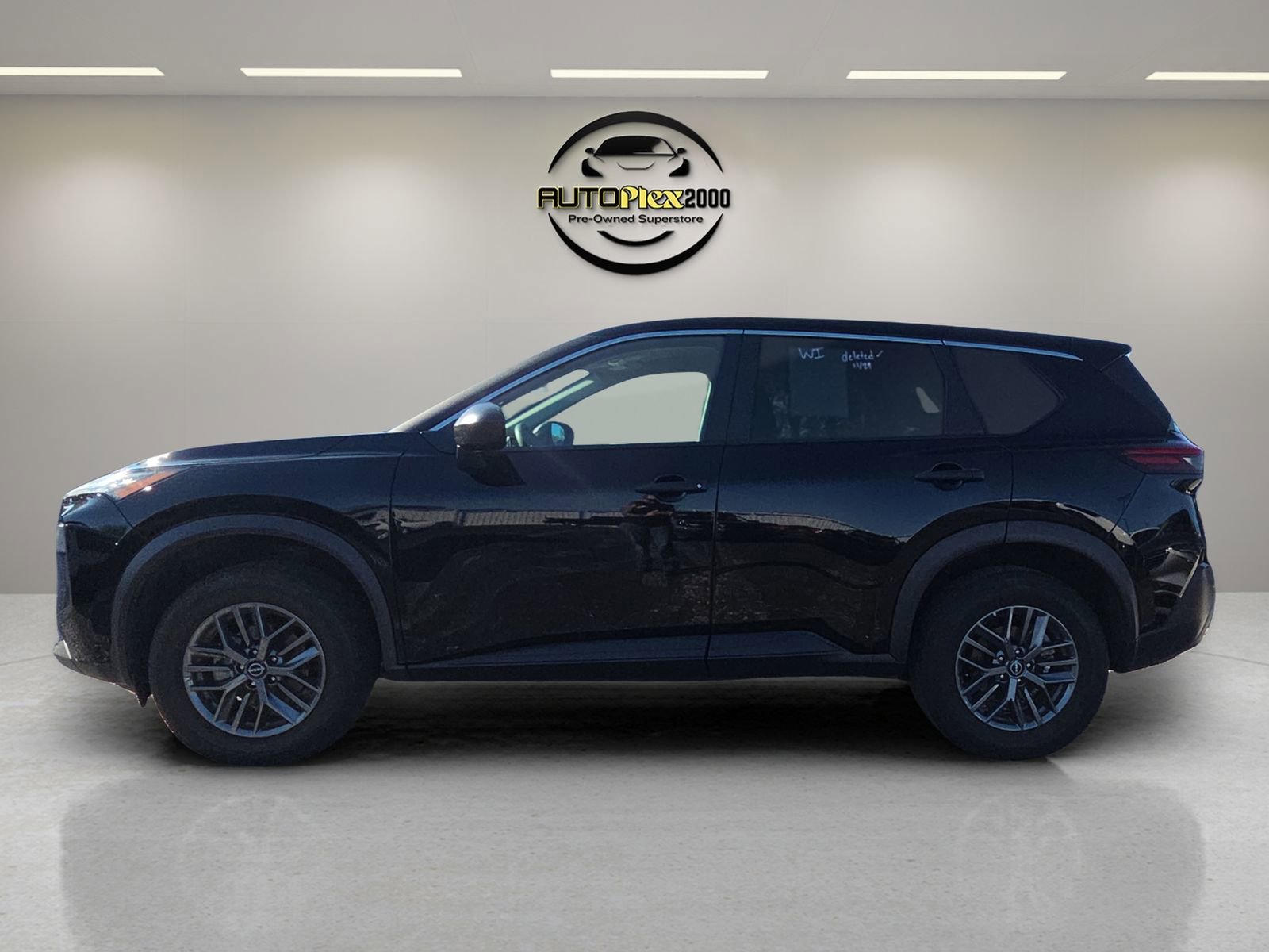 Used 2023 Nissan Rogue S FWD image 4