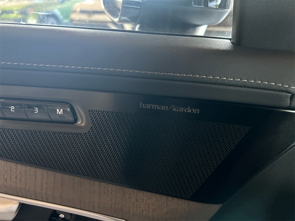 New 2026 Volvo XC90 B6 Ultra w/ Protection Package image 20