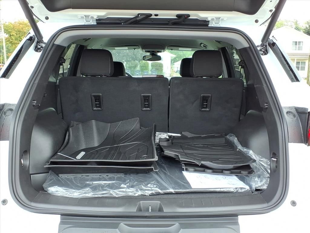 New 2025 Chevrolet Blazer LT w/ Convenience Package image 8