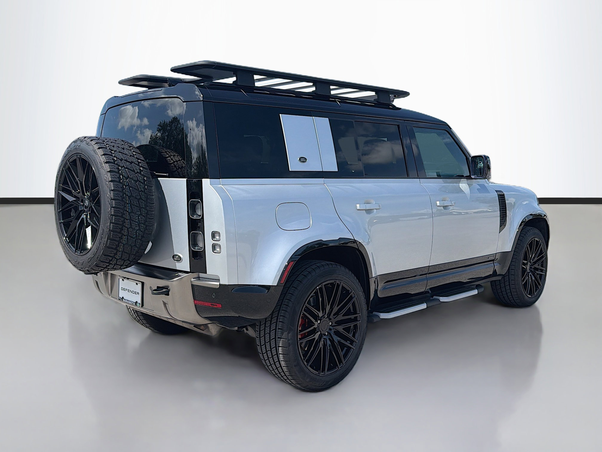 Used 2020 Land Rover Defender 110 X AWD/4WD image 5