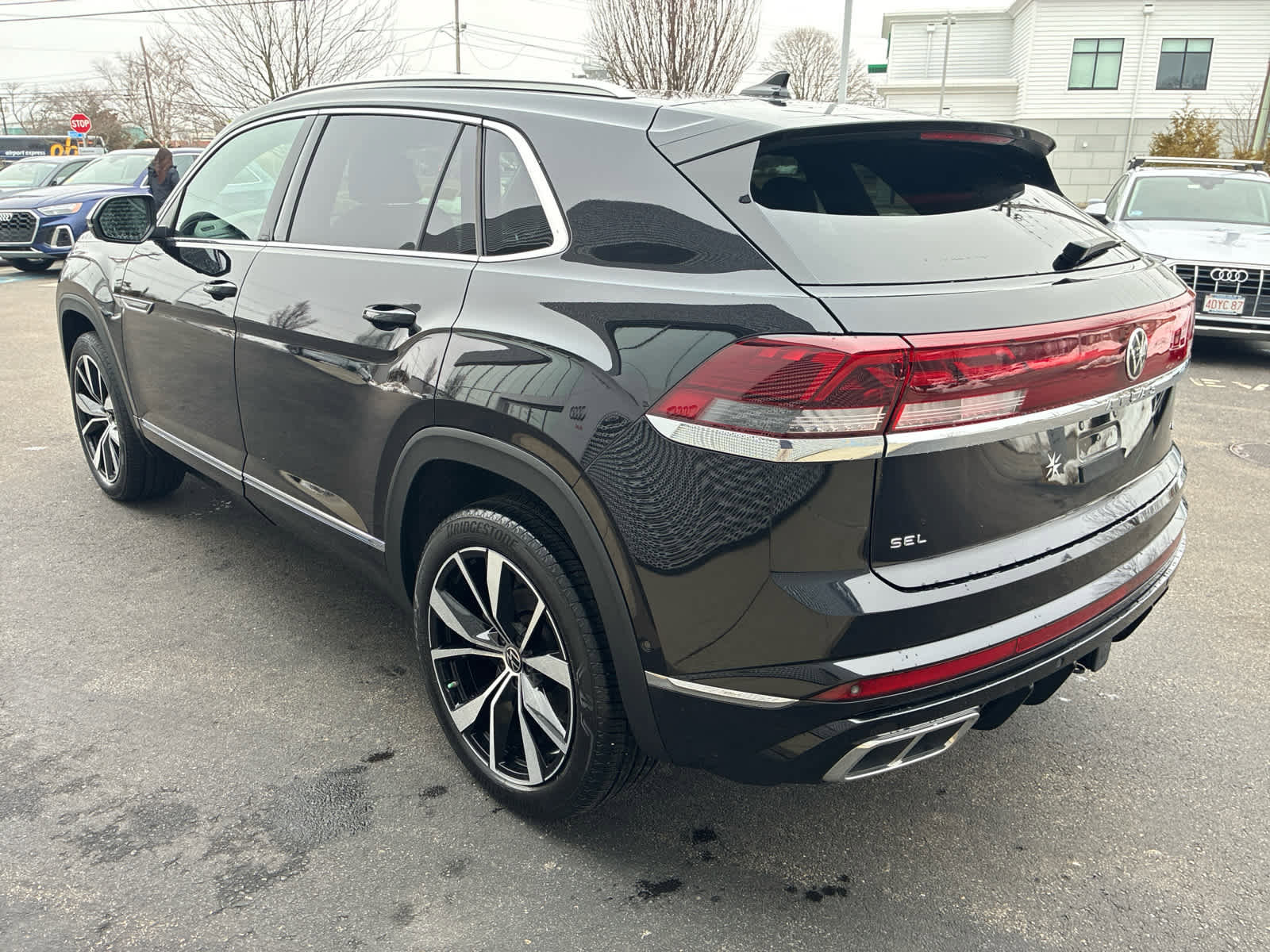 Used 2024 Volkswagen Atlas Cross Sport SEL Premium R-Line image 6