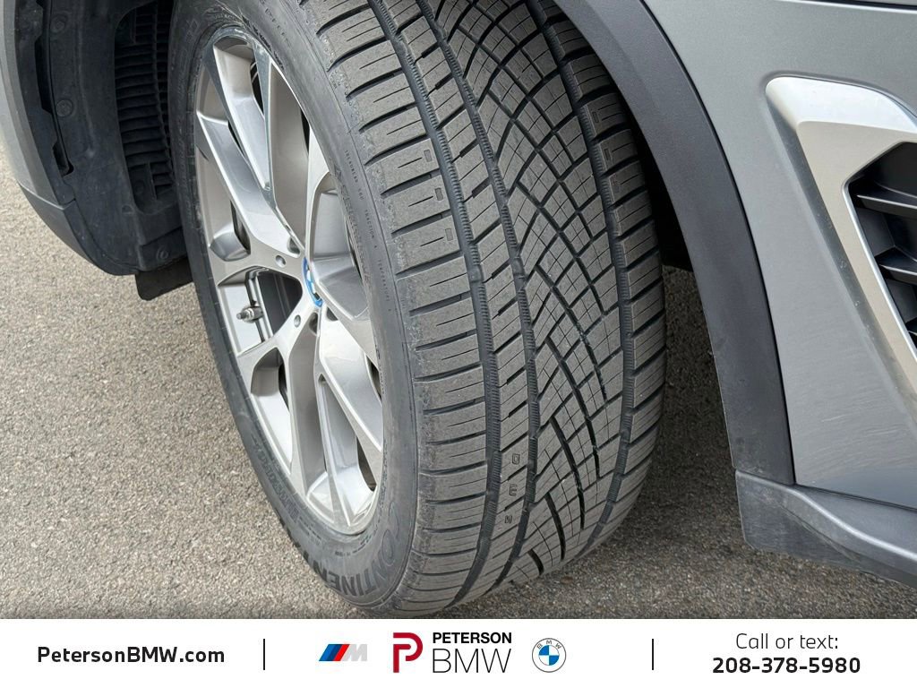 Used 2025 BMW X5 xDrive50e image 10