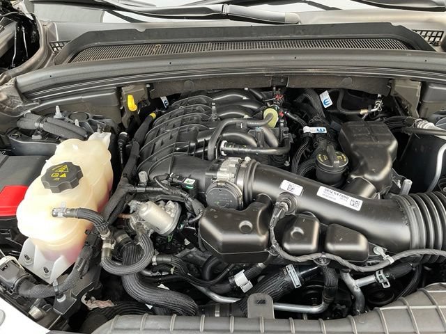 Used 2024 Jeep Grand Cherokee Limited AWD/4WD image 32