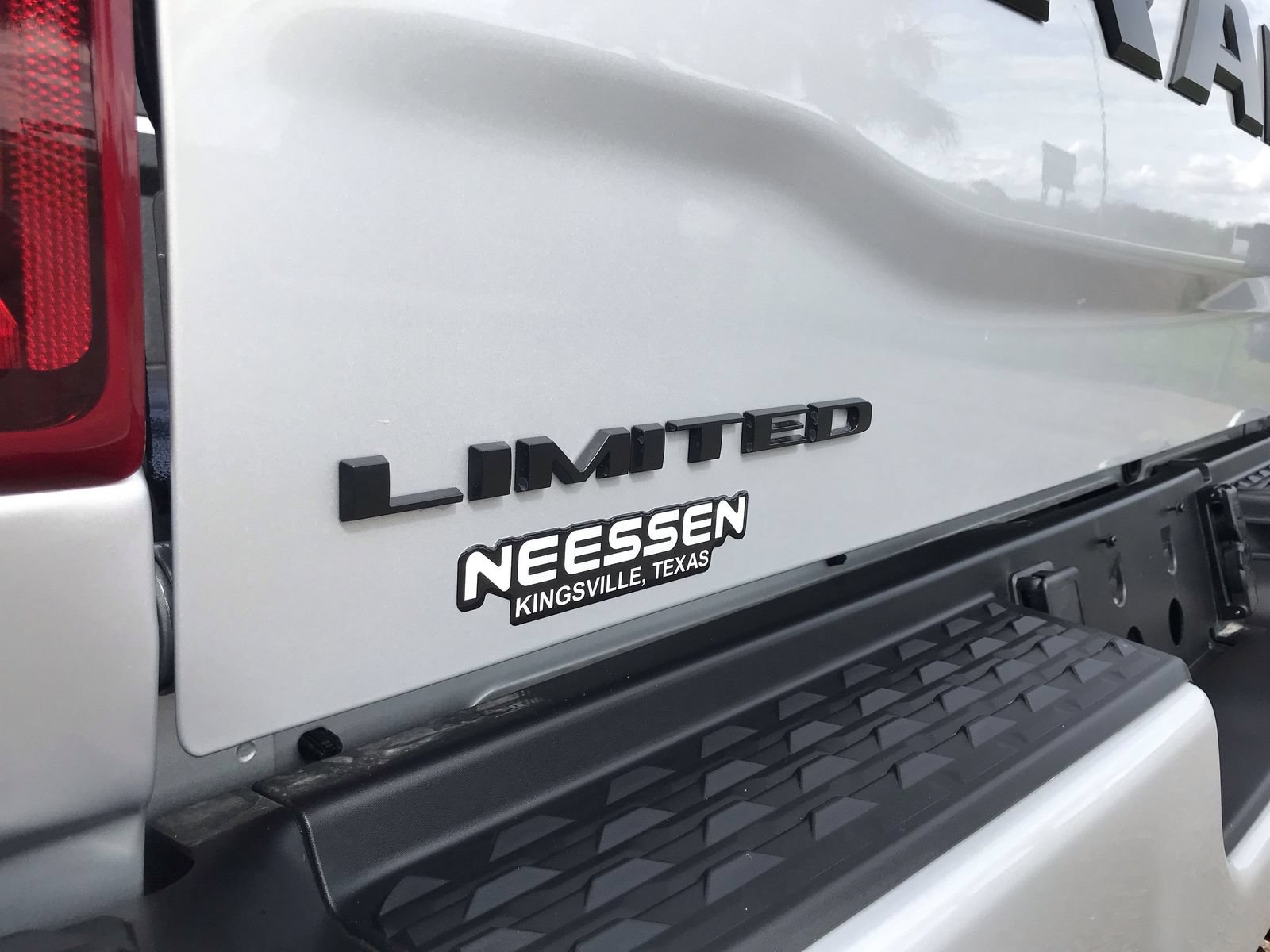New 2026 RAM 3500 Limited AWD/4WD image 10