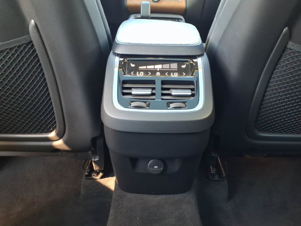 Certified 2023 Volvo XC90 B6 Plus w/ Protection Package AWD/4WD image 25