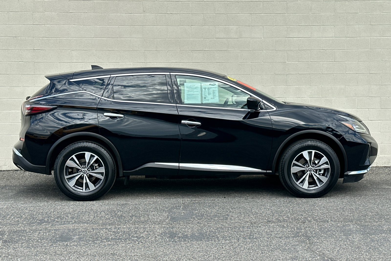 Used 2023 Nissan Murano S image 3