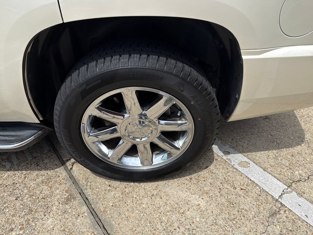 Used 2014 GMC Yukon Denali RWD image 23