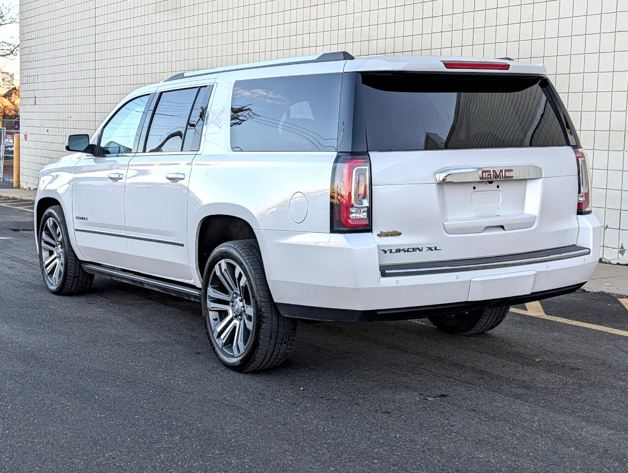 Used 2018 GMC Yukon XL Denali w/ Denali Ultimate Package image 5