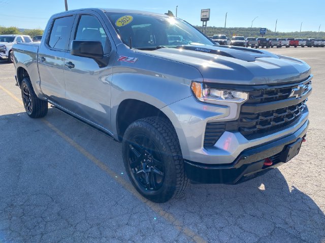 Used 2025 Chevrolet Silverado 1500 LT Trail Boss w/ Convenience Package II AWD/4WD image 8