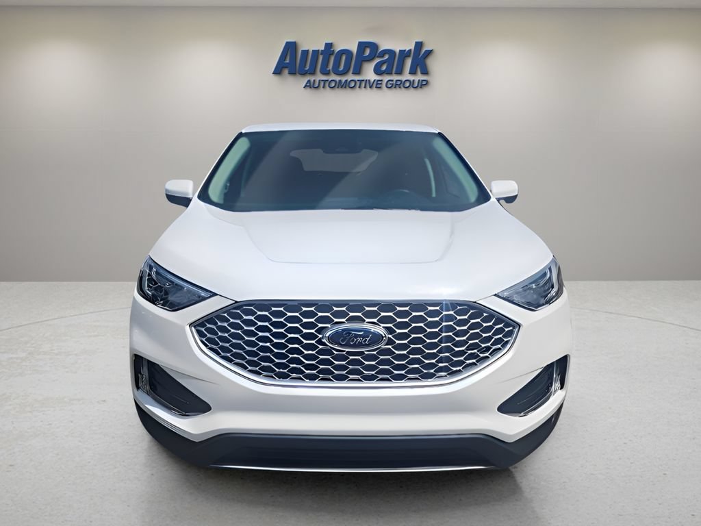 Used 2024 Ford Edge SEL w/ Convenience Package AWD/4WD image 2