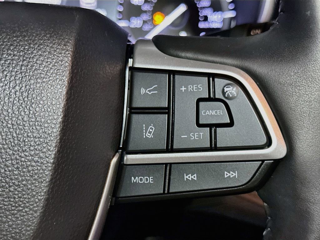Used 2022 Toyota Highlander Limited AWD/4WD image 33