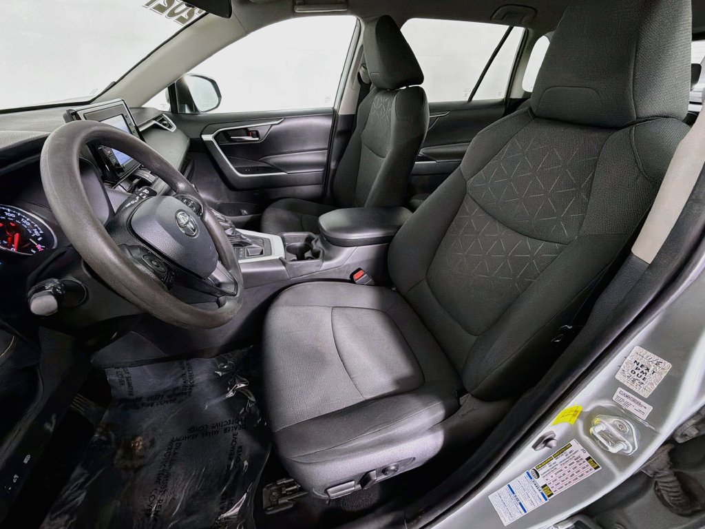 Used 2021 Toyota RAV4 XLE AWD/4WD image 19