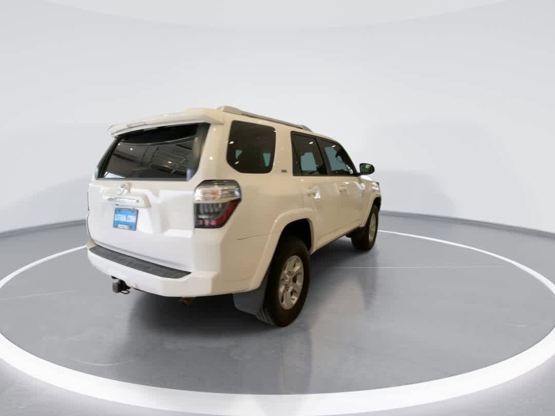 Used 2017 Toyota 4Runner SR5 AWD/4WD image 8