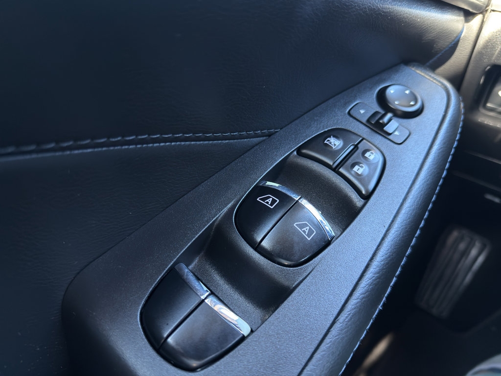 Used 2017 Nissan Maxima SR w/ Midnight Edition image 22