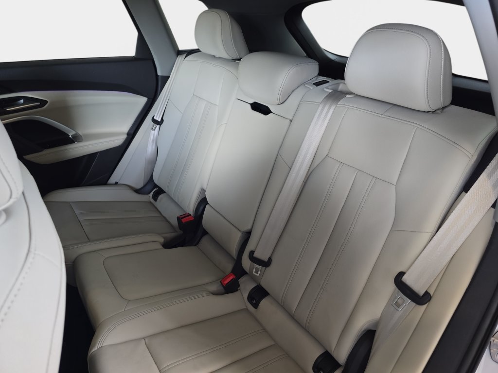 Certified 2025 Audi Q5 Premium AWD/4WD image 13