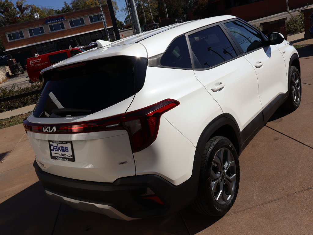 Used 2026 Kia Seltos LX AWD/4WD image 6