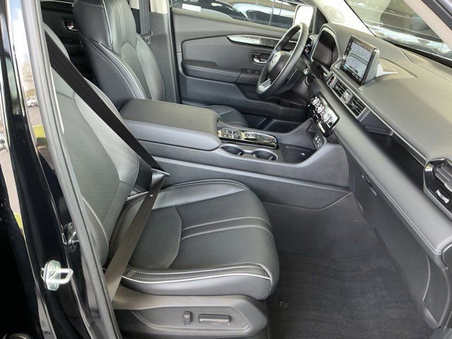 Used 2025 Honda Pilot Elite image 21