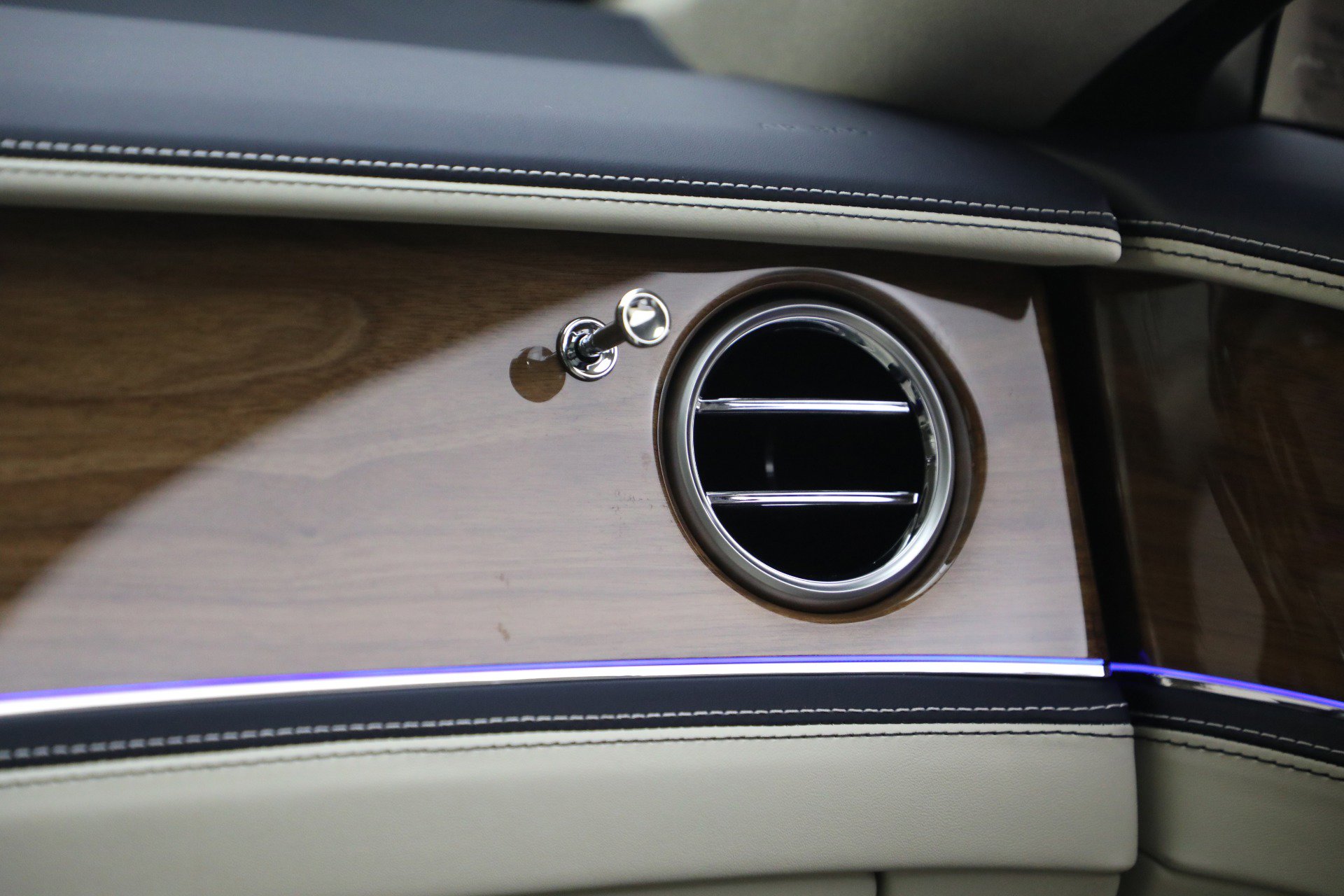 New 2026 Bentley Flying Spur Plug-In Hybrid AWD/4WD image 28