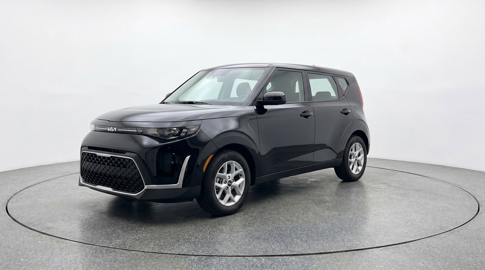 Used 2025 Kia Soul LX w/ LX Technology Package FWD image 3