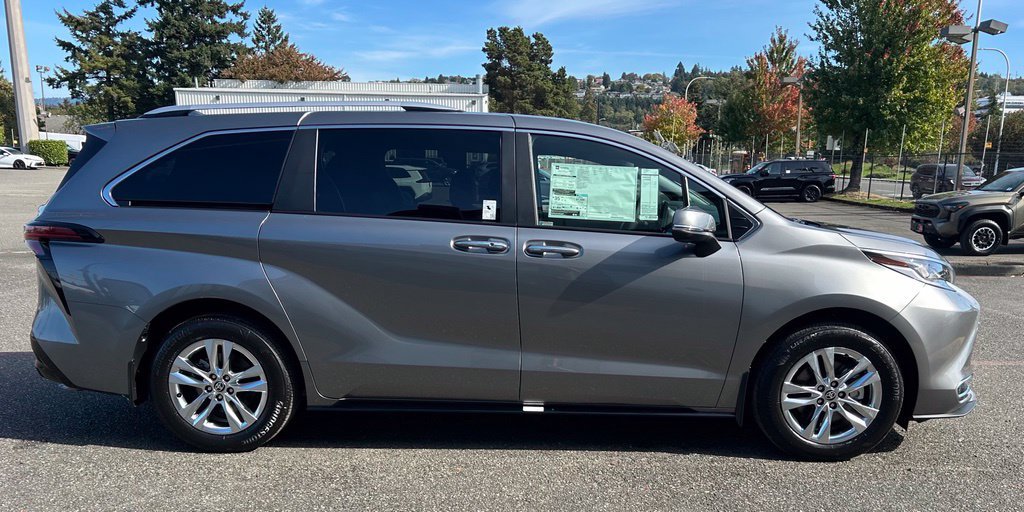 New 2026 Toyota Sienna Limited AWD/4WD image 4
