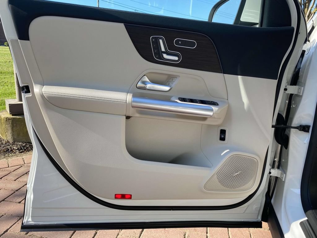 Certified 2025 Mercedes-Benz GLA 250 image 23